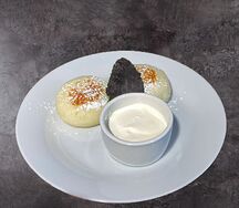 Сырники со сметаной