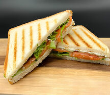 Сэндвич с красной рыбой