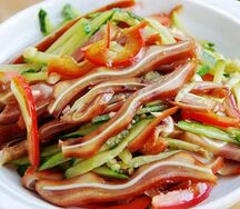 Мелкорубленые свиные ушки