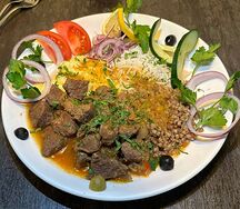 Гуляш с гарниром