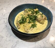 Курица Чкмерули в сливочно-чесночном соусе