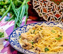 Паста с курицей и грибами