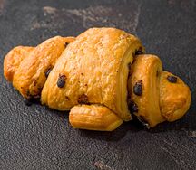 Круассан с шоколадом