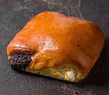 Ватрушка маковая с творогом