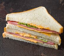 Сэндвич ветчина-сыр