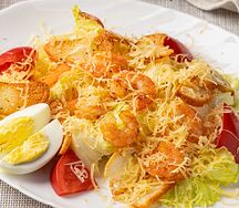Салат Цезарь с креветками