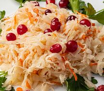 Салат из квашеной капусты