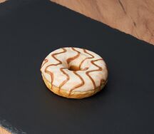 Донат Карамельный