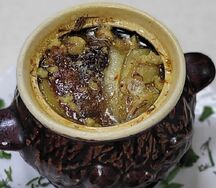 Пити с бараниной и нутом в горшочке