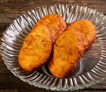 Жареный пирожок с картофелем 