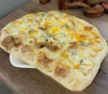 Пицца Четыре сыра римская