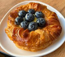 Дениш с голубикой