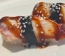 Суши с угрем