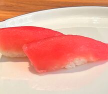 Суши с тунцом