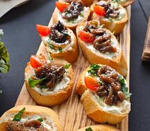 Брускетта с лесными грибами