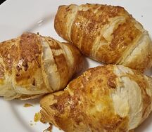 Круассан с шоколадно-ореховой начинкой