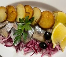 Сельдь или скумбрия с картофелем
