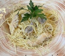 Паста с курицей и грибами