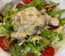 Теплый салат с куриной печенью