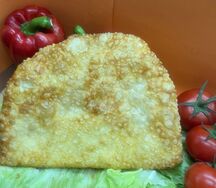 Чебурек с сыром и ветчиной