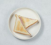 Сэндвич с салями