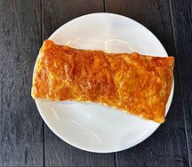 Слойка с ветчиной и сыром