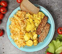 Люля-кебаб из говядины, картофель, витаминный салат №15