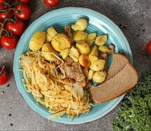 Шашлык куриный, картофель и салат витаминный №18