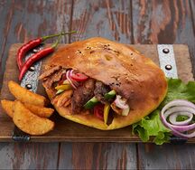 Шаурма в пите с ягненком, телятиной и курицей