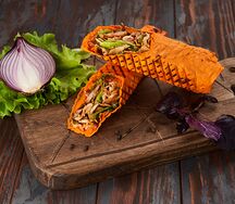 Шаурма с курицей в сырном лаваше