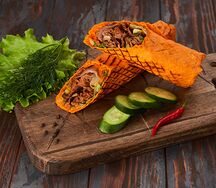 Шаурма с ягненком и курицей в сырном лаваше