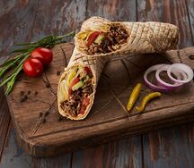 Шаурма с ягненком и телятиной в обычном лаваше