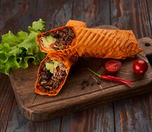 Шаурма с ягненком в сырном лаваше