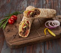 Мега в обычном лаваше с ягненком, курицей и телятиной