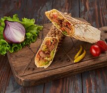 Шаурма с телятиной и курицей в обычном лаваше