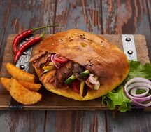 Шаурма в пите с ягненком и курицей