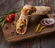 Шаурма с ягненком и курицей в обычном лаваше