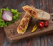 Мега шаурма в обычном лаваше с телятиной