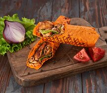 Мега шаурма в сырном лаваше с курицей