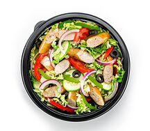 Салат с куриными колбасками