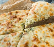 Хачапури с сыром тархуном и зеленью