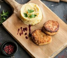 Куриные котлеты с пюре из картофеля