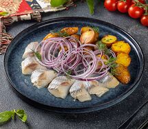 Сельдь с картофелем и луком