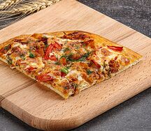 Пицца кусок