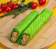 Шаурма в зеленом лаваше