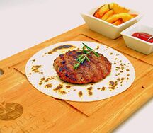 Утиная котлета с картофельными дольками