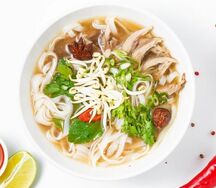 Вьетнамский суп с уткой+пирожок с мясом