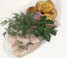 Сельдь с луком