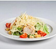 Салат Цезарь с курицей