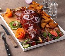 Запеченная лопатка ягненка